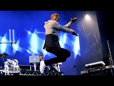 Earthquake (feat. Tinie Tempah)