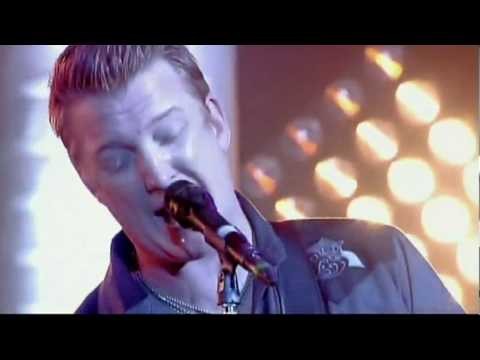 No One Loves Me &amp; Neither Do I (live)