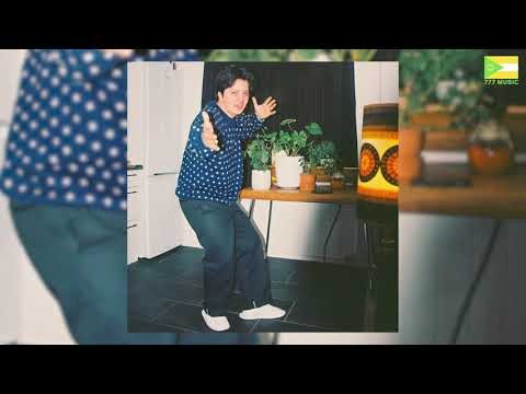 Leave Me Alone - La Demo