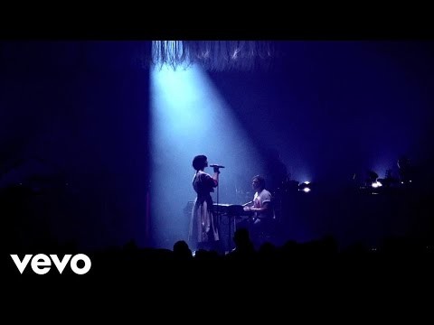 A Mess Like This / Omen (live At L’olympia, Paris)