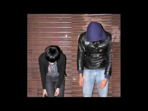 Crystal Castles - Reckless