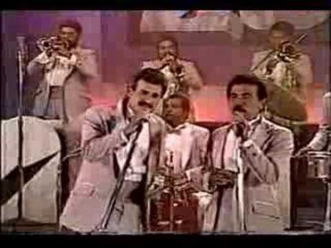 Esos Ojitos Negros