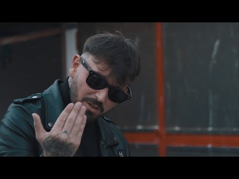E Staje Male