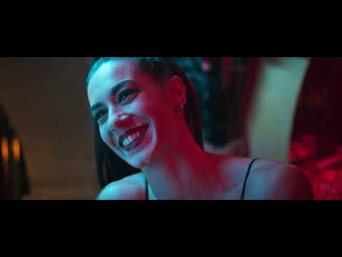 Blue Jeans (feat. Calcutta)