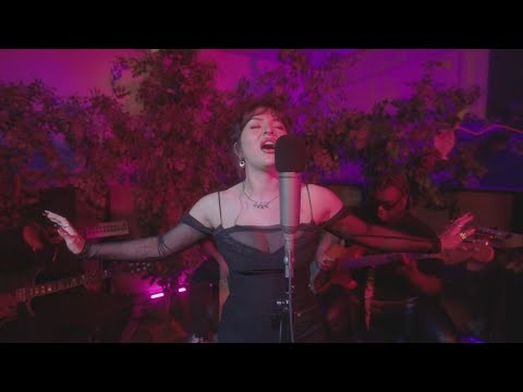 Breakthrough (garden Sessions) (acoustic)