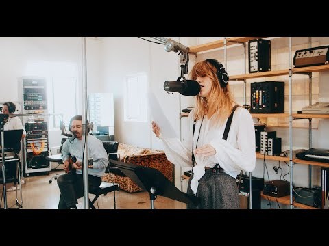 Nye [feat. Suki Waterhouse]